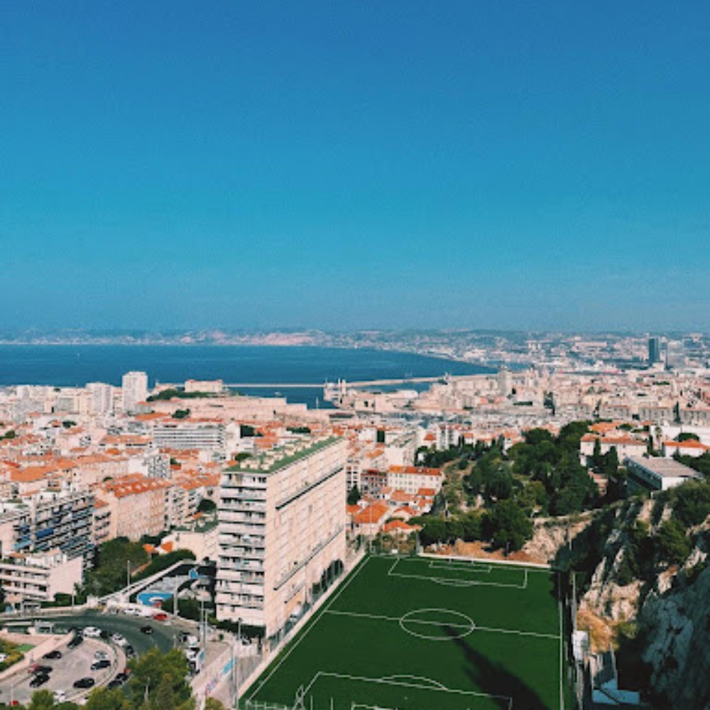 Marseille, histoire et constat Le GRAND BAIN